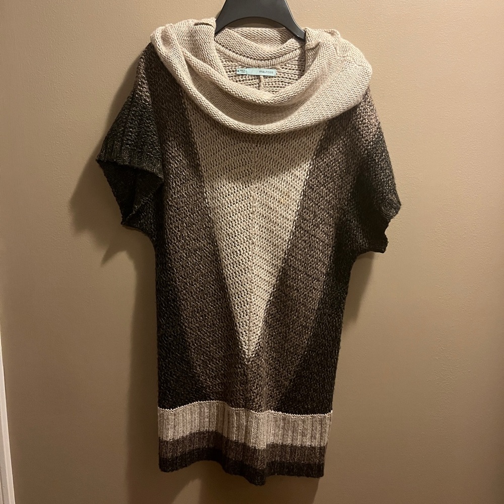Tunic cowl neck sweater heathered tan and cream juniors medium Maurices